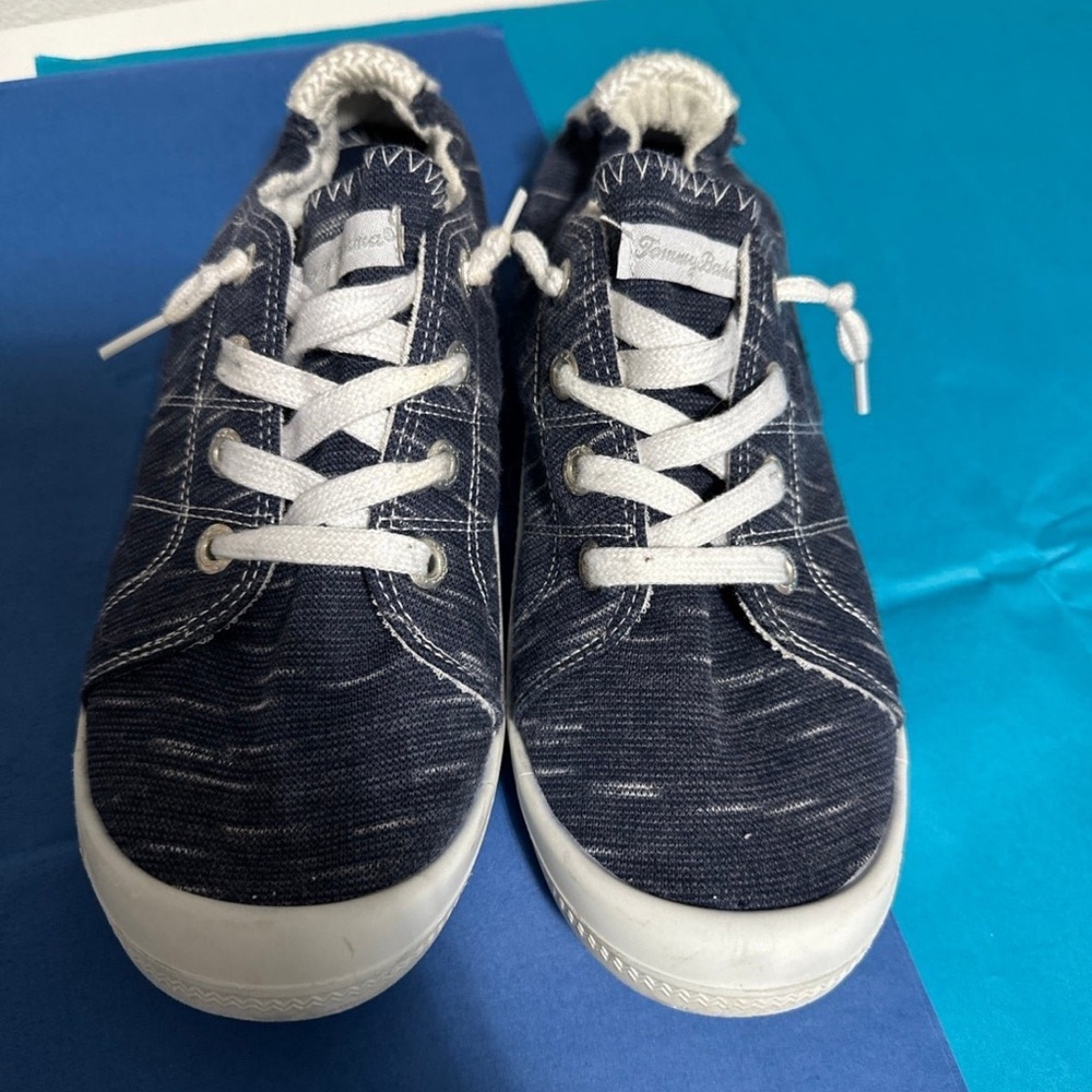 Tommy Bahama slip-on  Shoes - 8.5